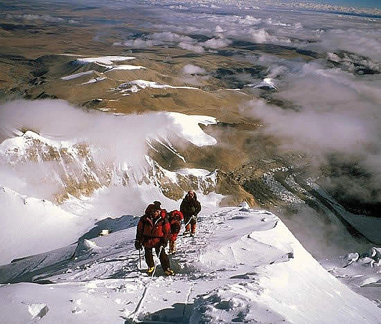 Approaching the summit of Shishapangma, 7 Oct \'04